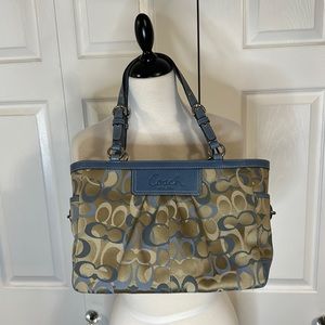 Coach purse and wallet set